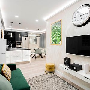 Noviciado Apartment by Rentalis